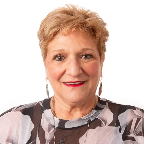 Headshot Debbie Hymen